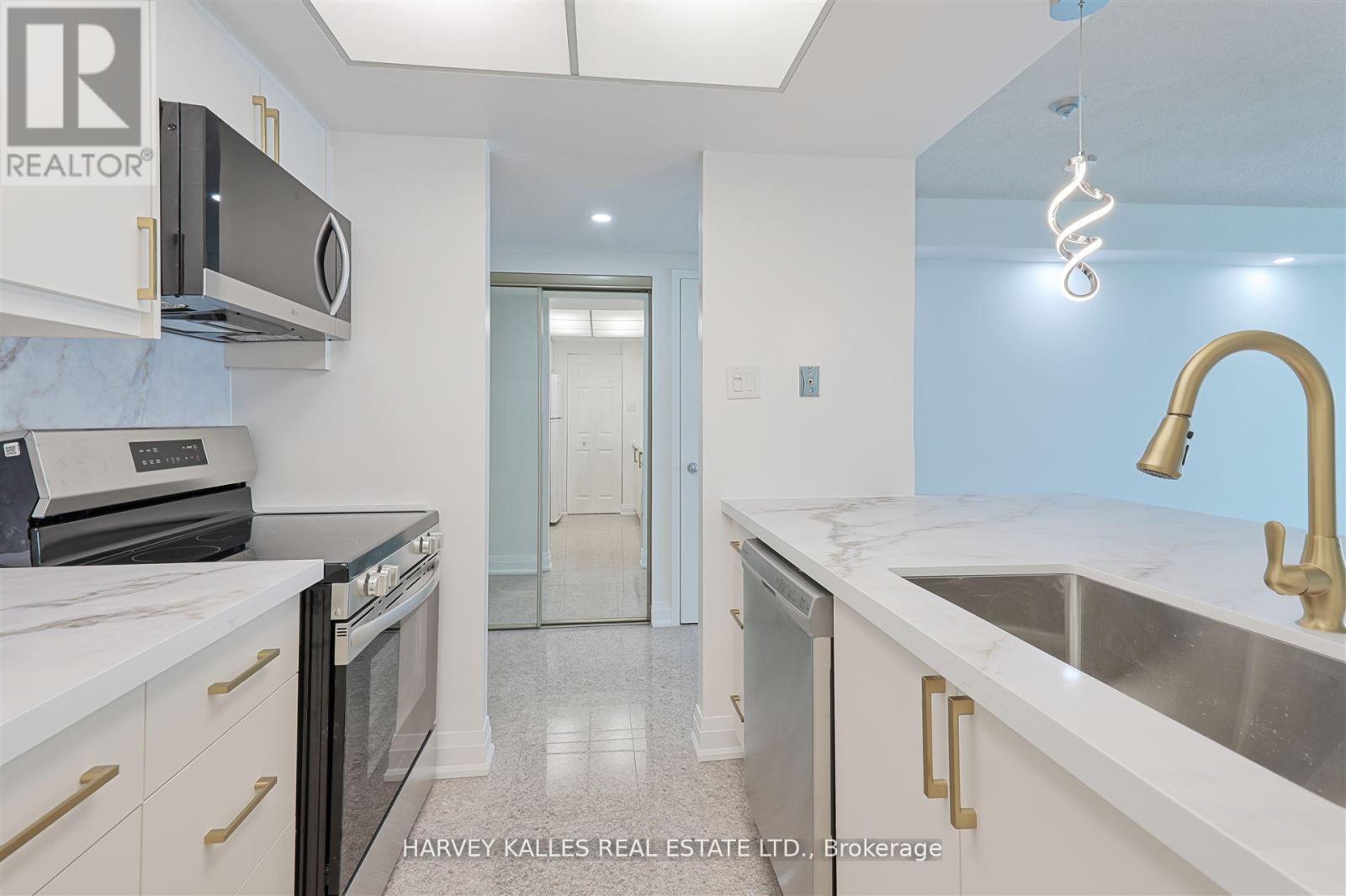 2506 - 99 Harbour Square, Toronto, Ontario  M5J 2H2 - Photo 12 - C12706110