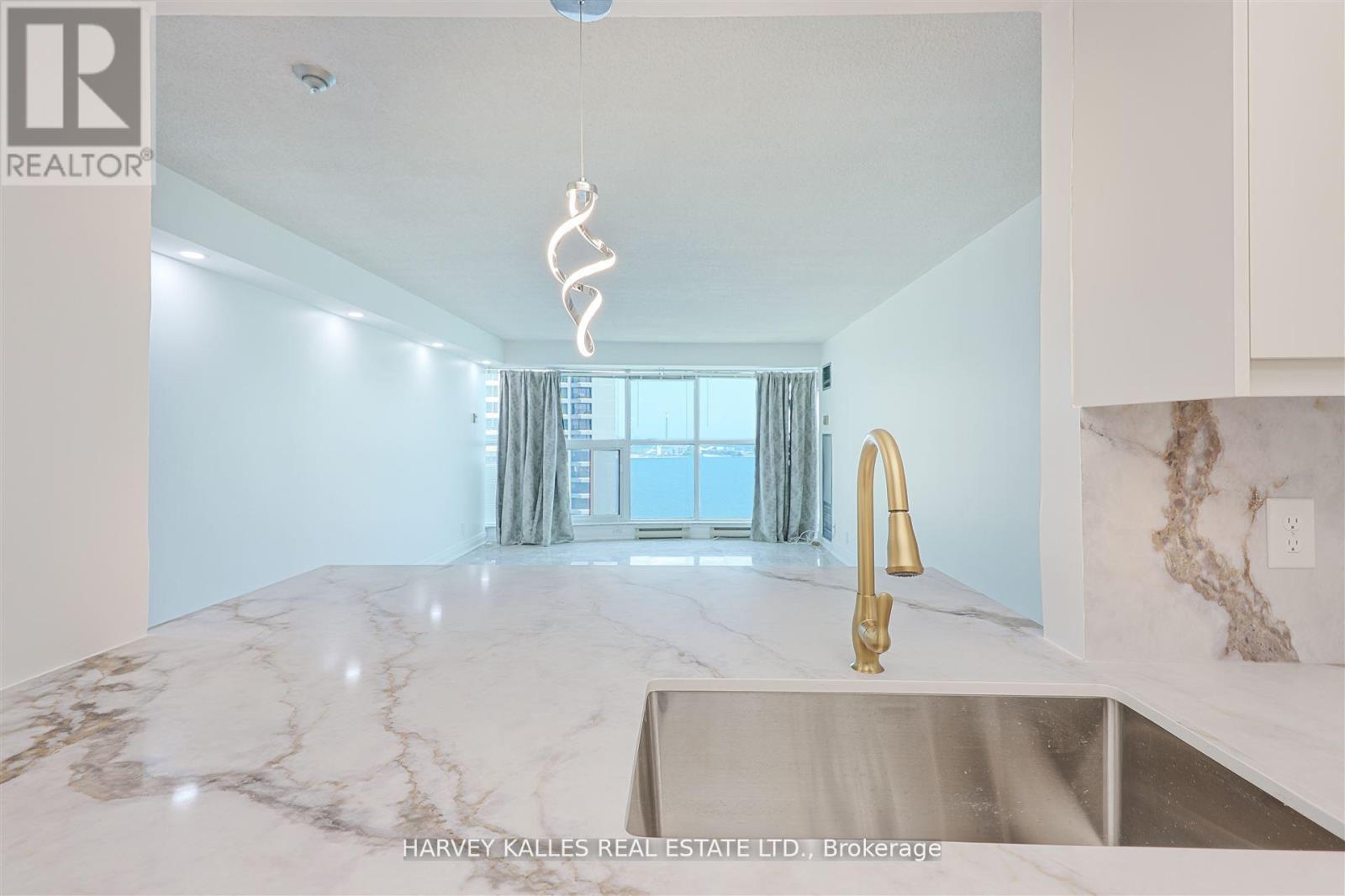 2506 - 99 Harbour Square, Toronto, Ontario  M5J 2H2 - Photo 13 - C12706110