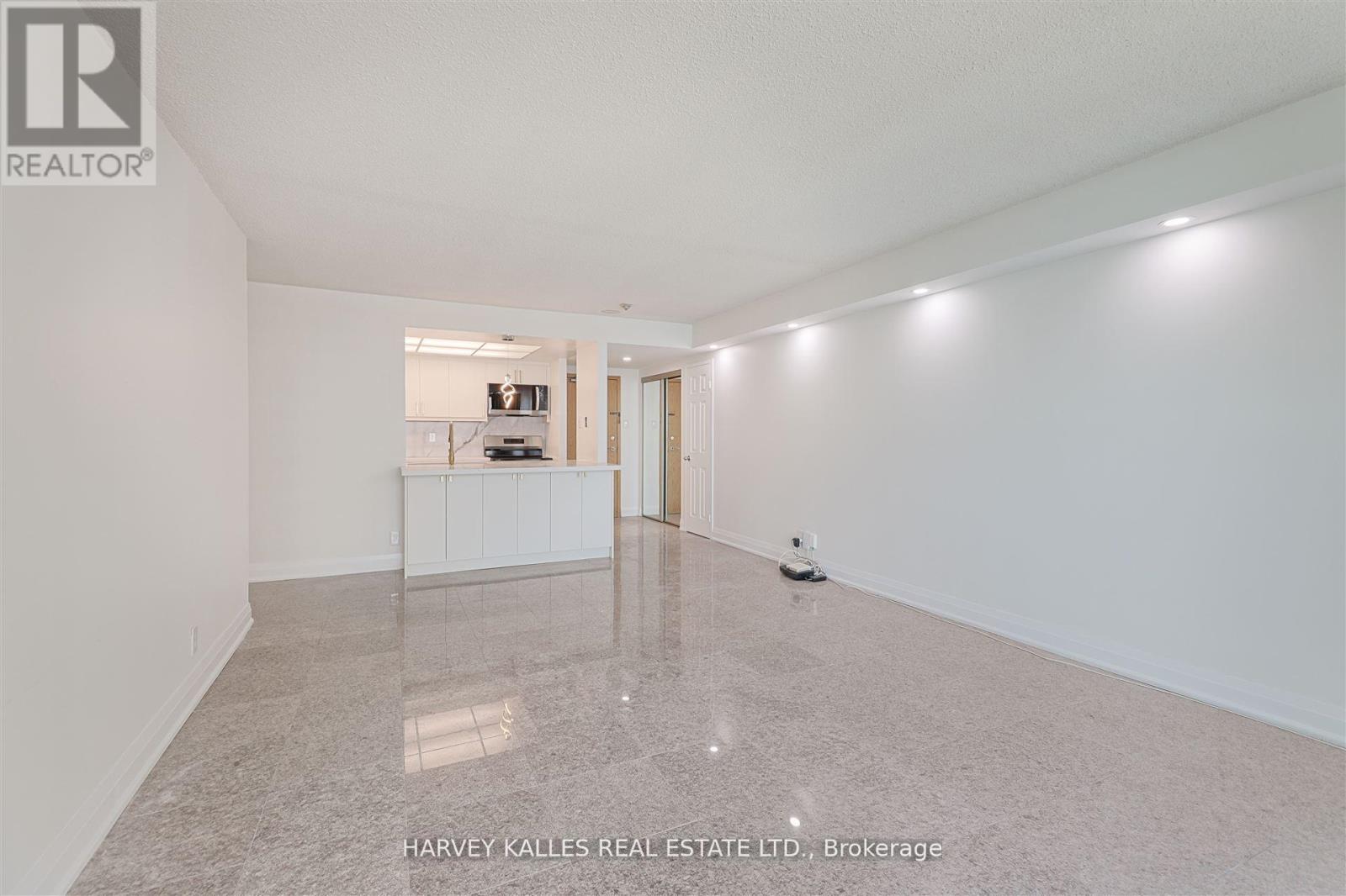 2506 - 99 Harbour Square, Toronto, Ontario  M5J 2H2 - Photo 19 - C12706110