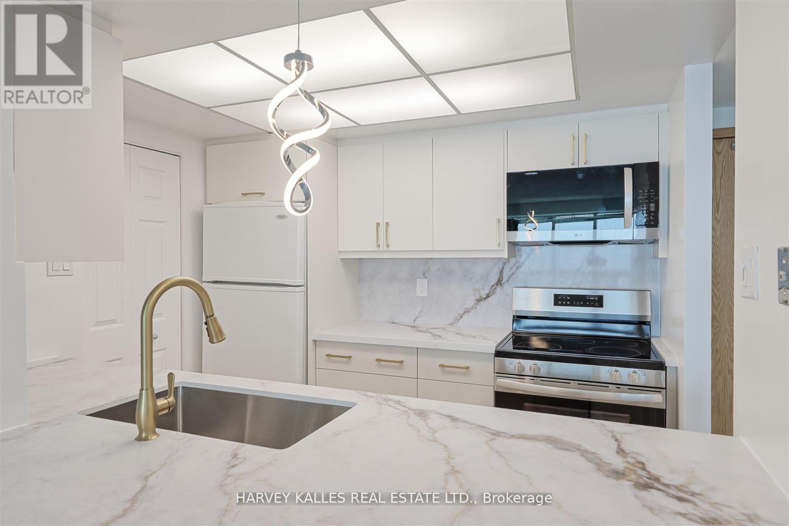 2506 - 99 Harbour Square, Toronto, Ontario  M5J 2H2 - Photo 9 - C12706110