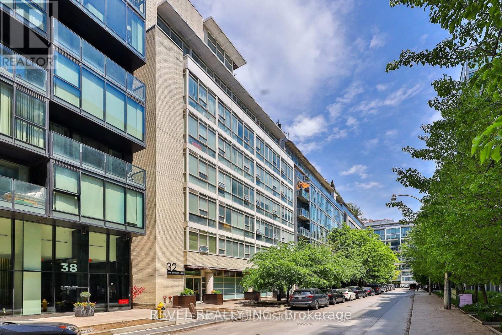 604 - 32 Stewart Street S, Toronto, Ontario  M5V 3T2 - Photo 1 - C12706122