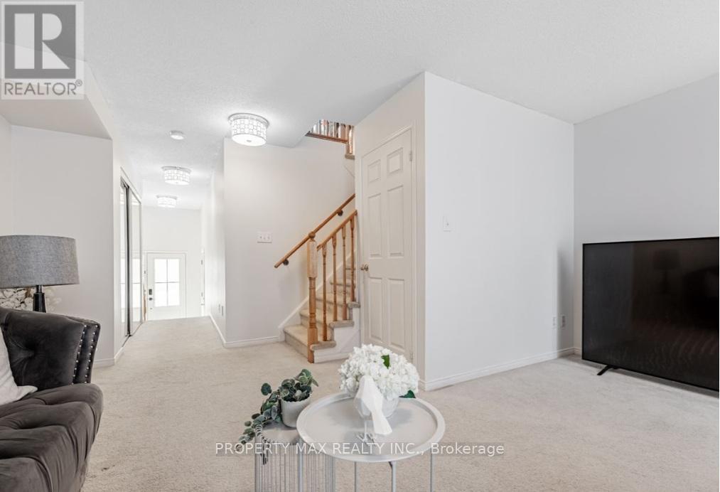 443 Rossland Road E, Ajax, Ontario  L1Z 0K8 - Photo 4 - E12706114