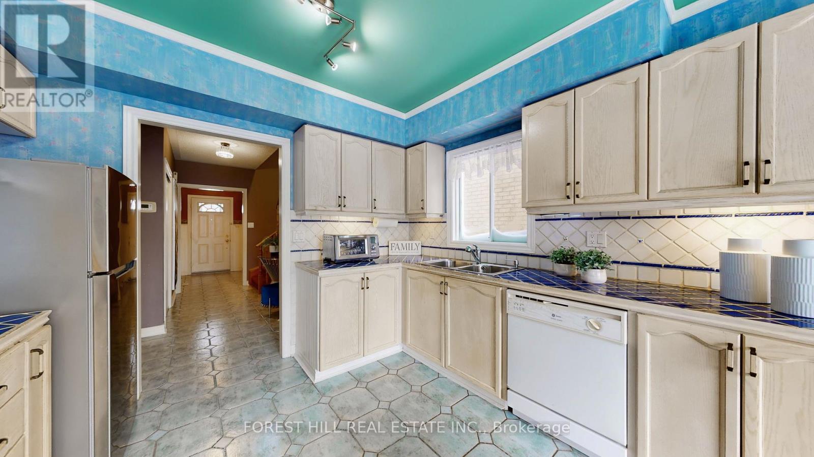 23 Red Rock Drive, Richmond Hill, Ontario  L4C 0E4 - Photo 12 - N12706078