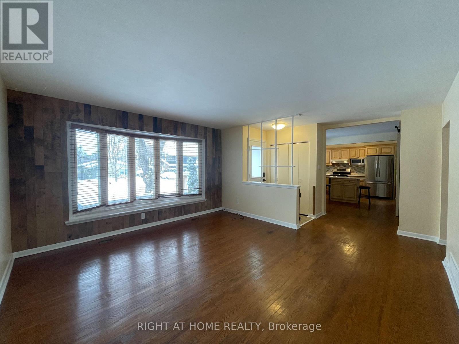 345 Maplewood Crescent, Milton, Ontario  L9T 2G1 - Photo 4 - W12705780