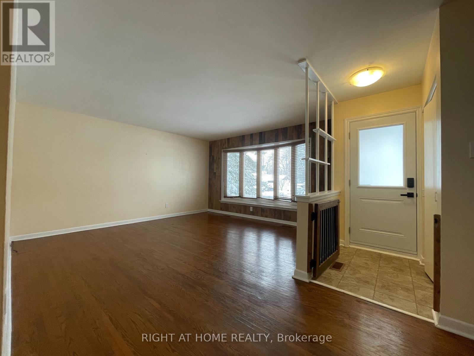 345 Maplewood Crescent, Milton, Ontario  L9T 2G1 - Photo 3 - W12705780