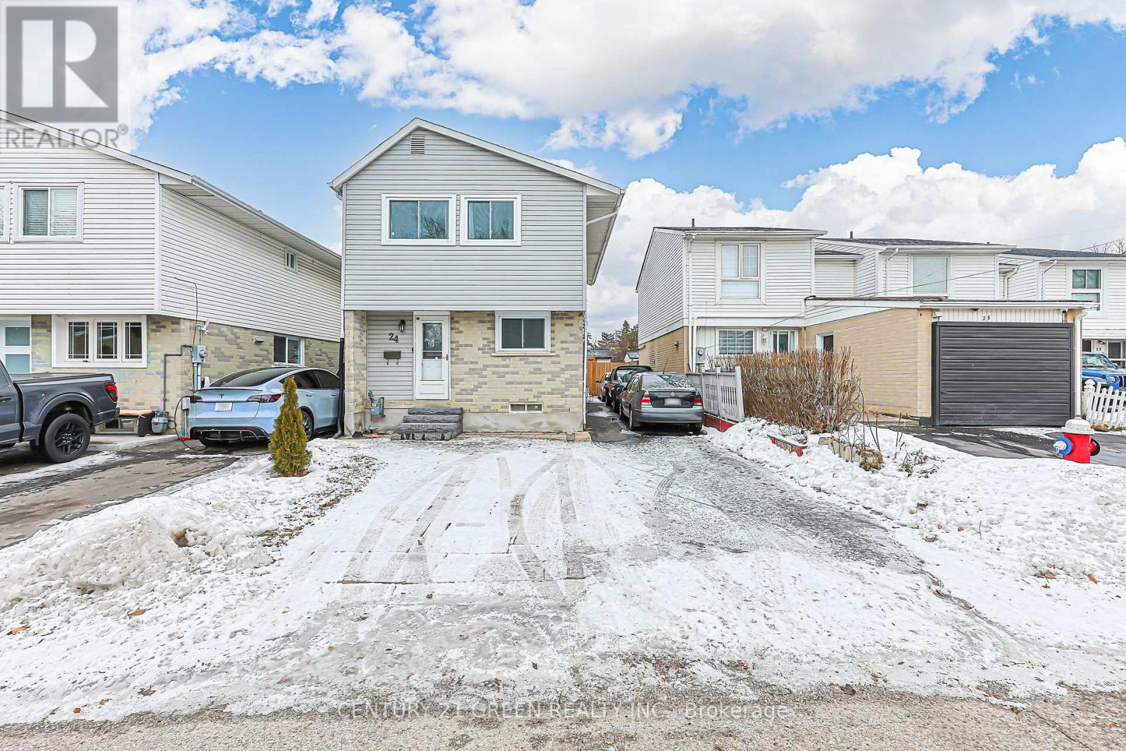 24 Jackman Drive, Brampton, Ontario  L6S 2L7 - Photo 2 - W12706082