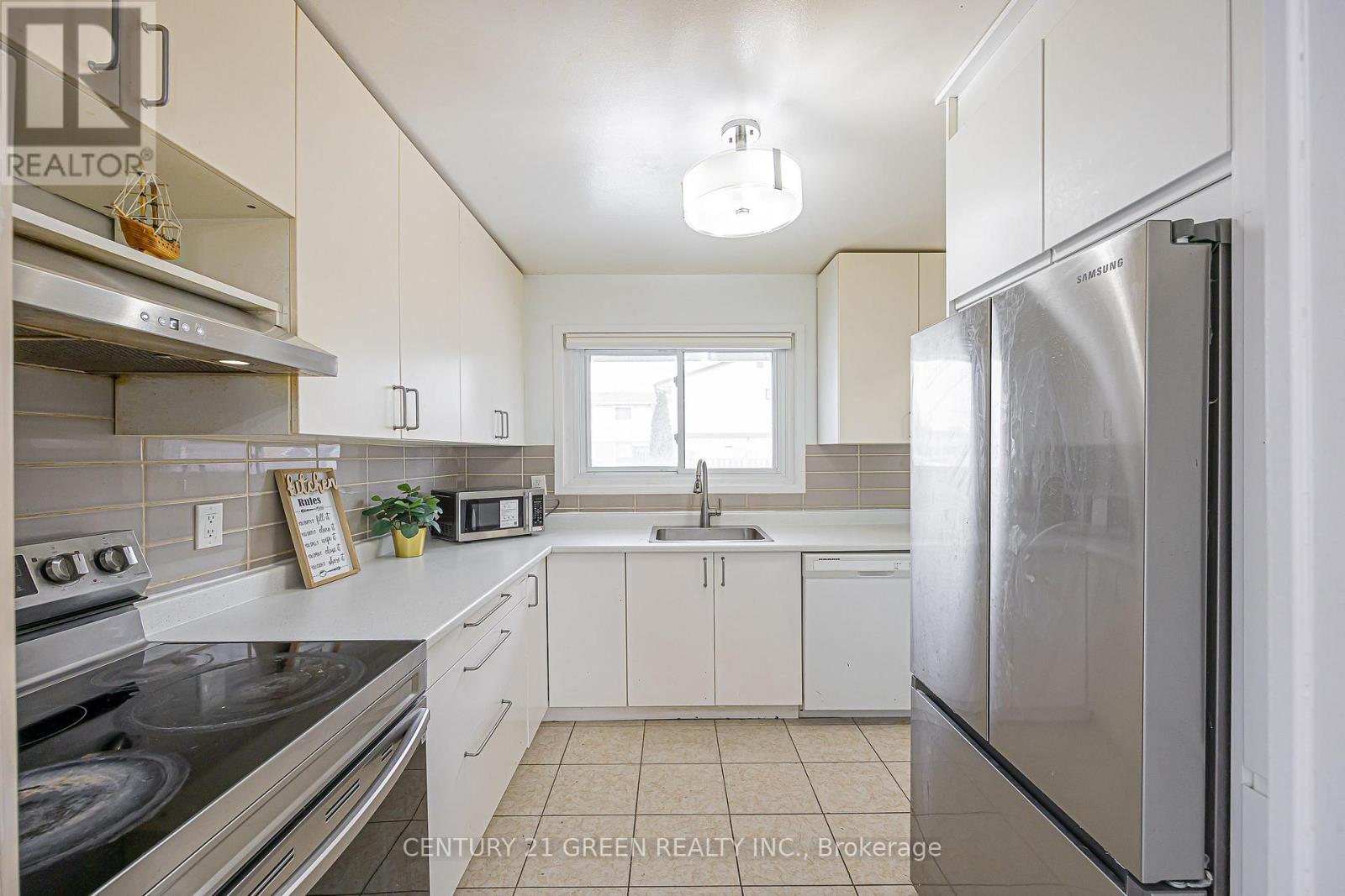 24 Jackman Drive, Brampton, Ontario  L6S 2L7 - Photo 7 - W12706082