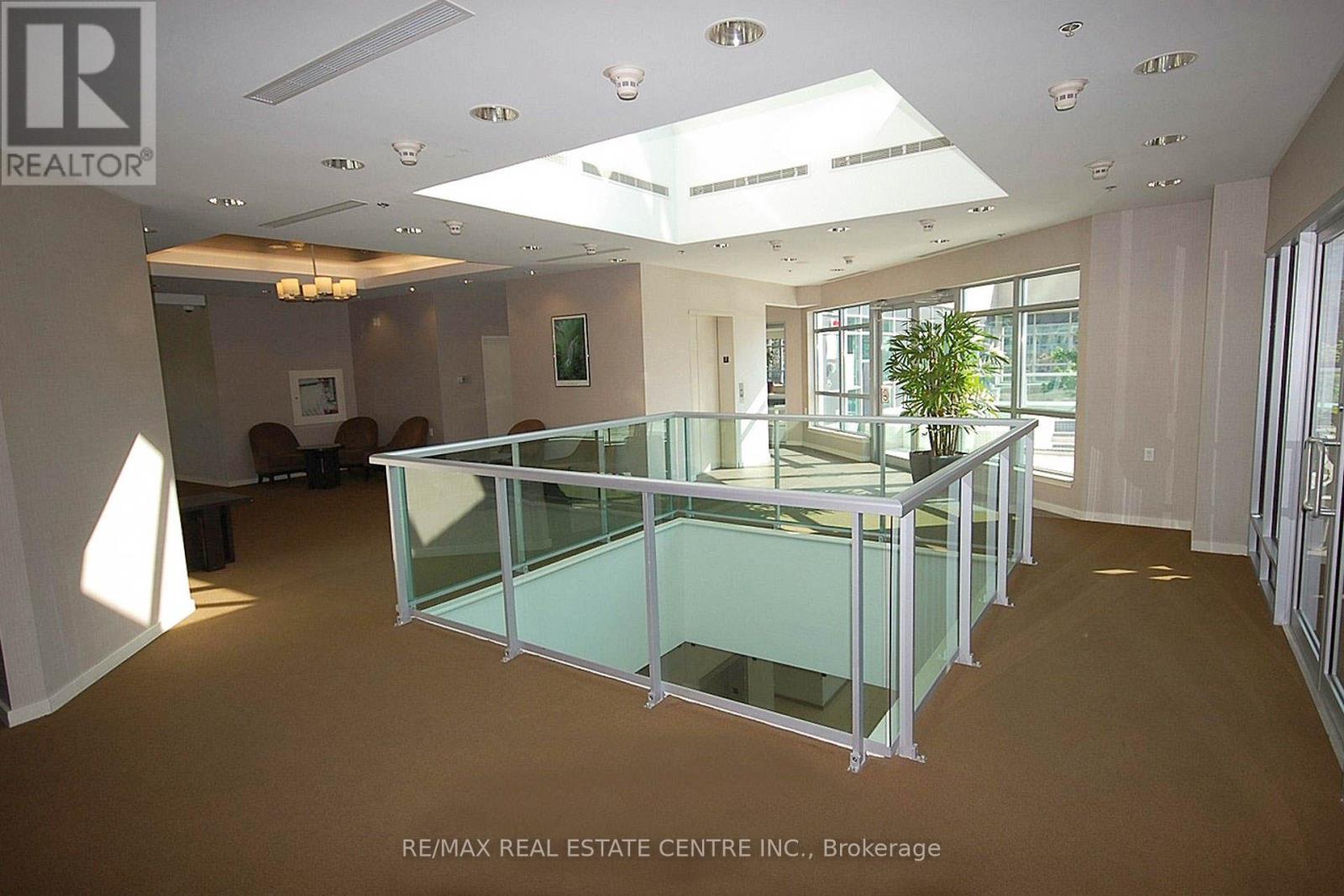 1604 - 1 Elm Drive W, Mississauga, Ontario  L5B 4M1 - Photo 13 - W12706092