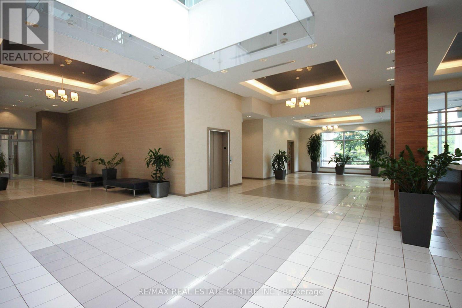 1604 - 1 Elm Drive W, Mississauga, Ontario  L5B 4M1 - Photo 6 - W12706092