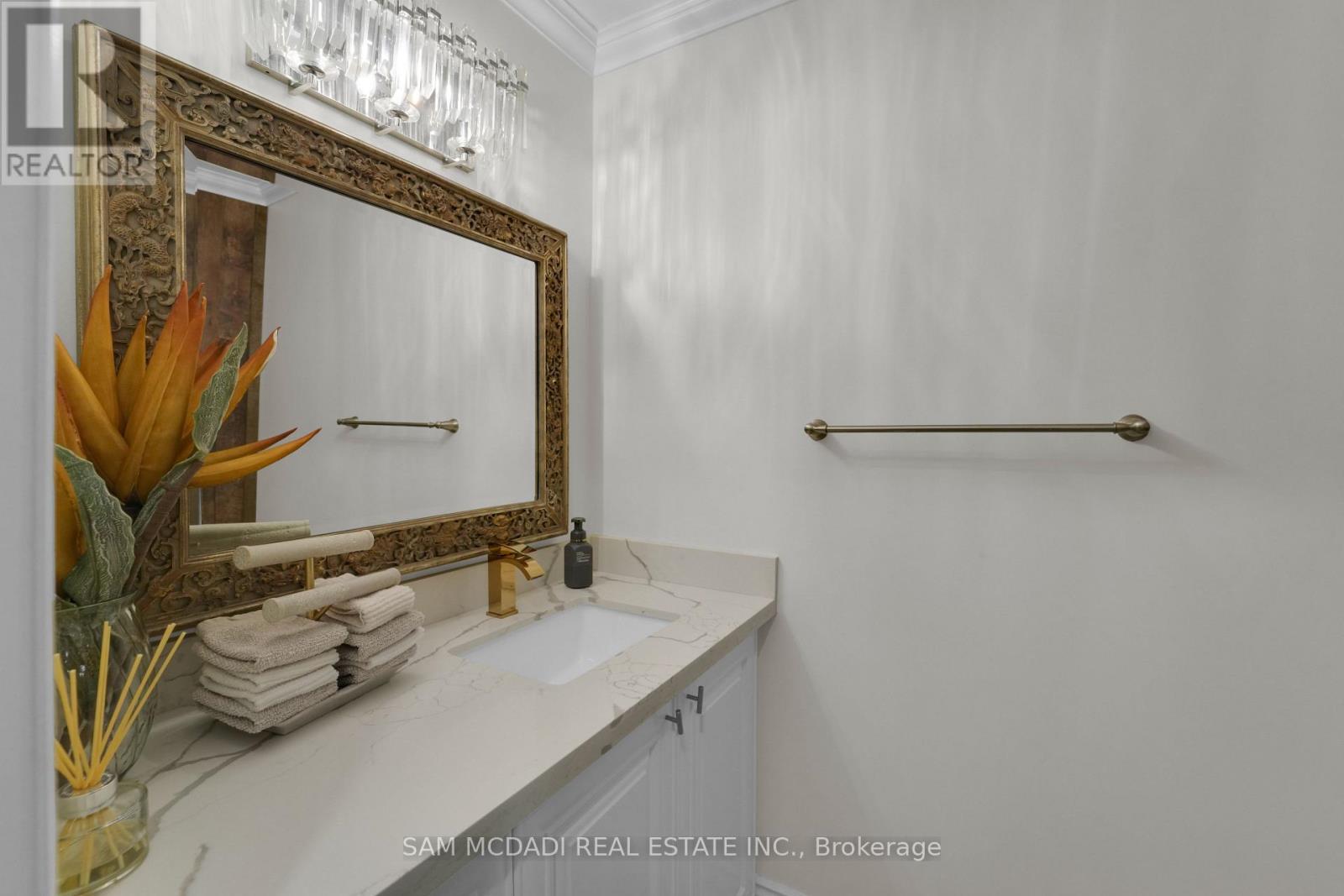 807 Indian Road, Mississauga, Ontario  L5H 1R4 - Photo 20 - W12706108