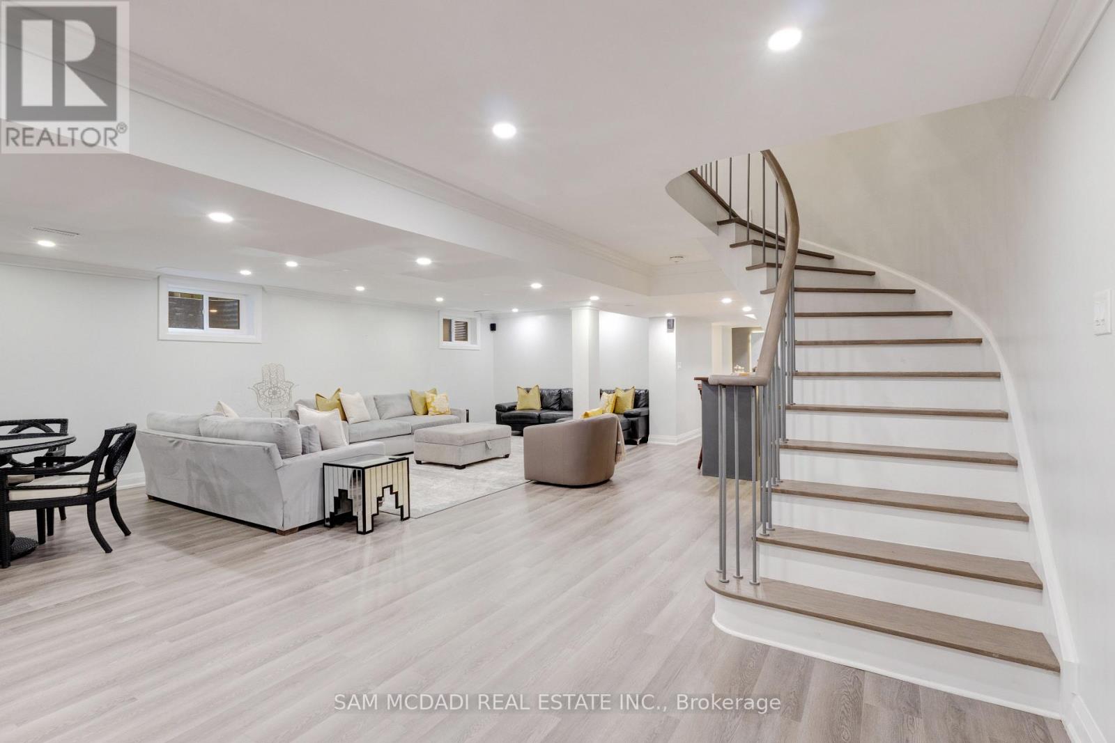 807 Indian Road, Mississauga, Ontario  L5H 1R4 - Photo 34 - W12706108