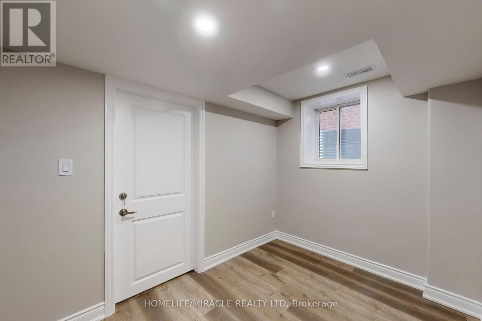 Bsmnt - 328 Dalgleish Gardens, Milton, Ontario  L9T 6Z6 - Photo 11 - W12706124