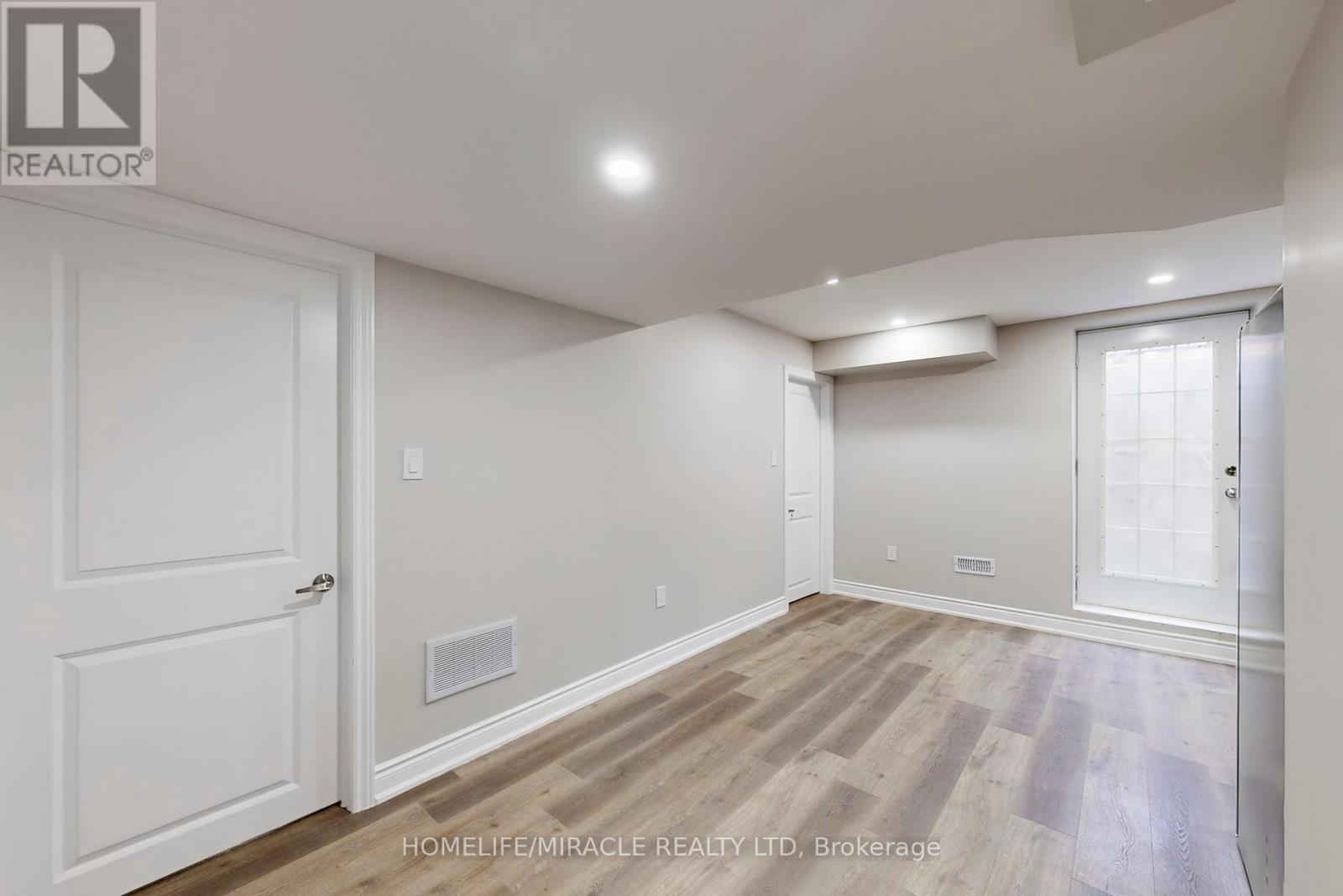 Bsmnt - 328 Dalgleish Gardens, Milton, Ontario  L9T 6Z6 - Photo 5 - W12706124