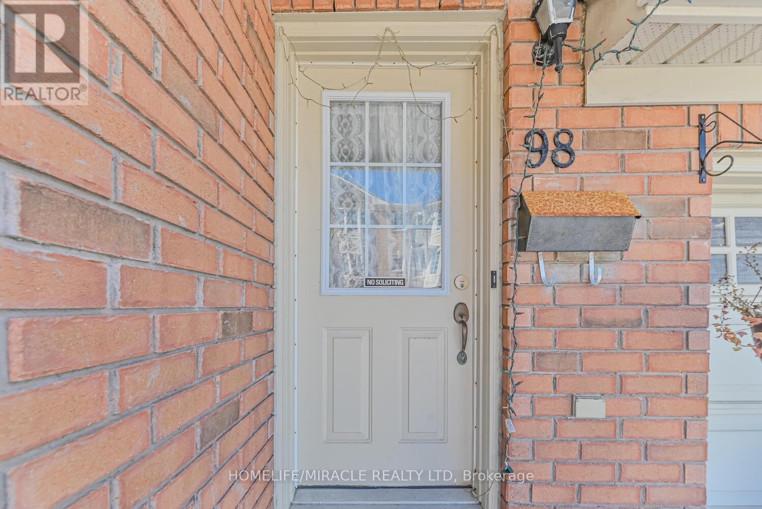 98 - 1128 Dundas Street W, Mississauga, Ontario  L5C 1E1 - Photo 2 - W12706128