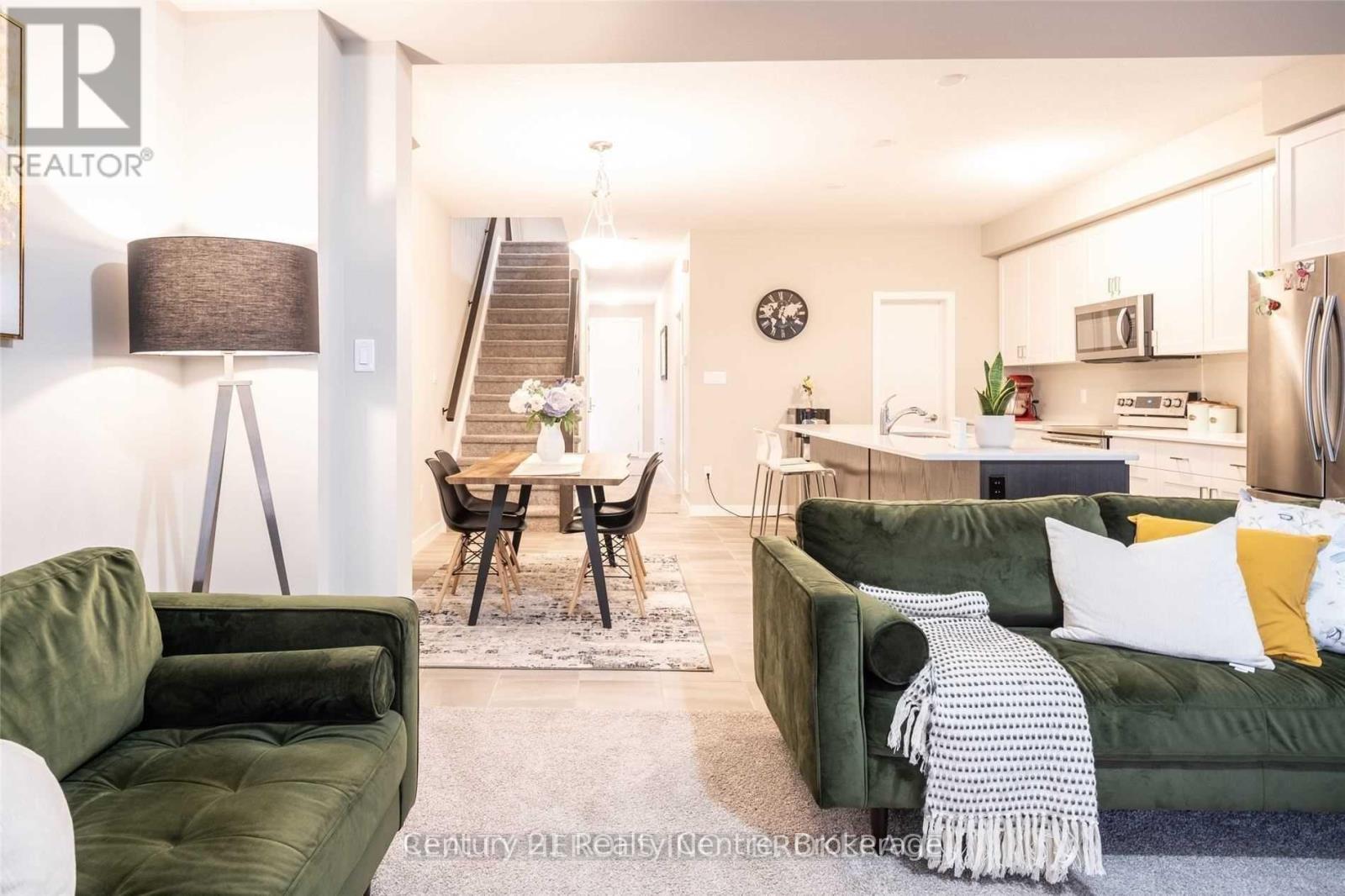 915 Robert Ferrie Drive, Kitchener, Ontario  N2R 0P2 - Photo 21 - X12706098