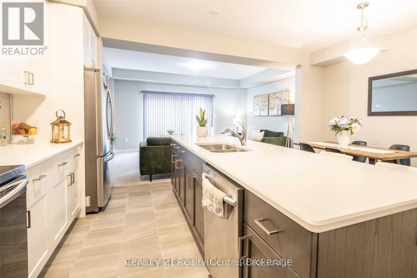 915 Robert Ferrie Drive, Kitchener, Ontario  N2R 0P2 - Photo 26 - X12706098