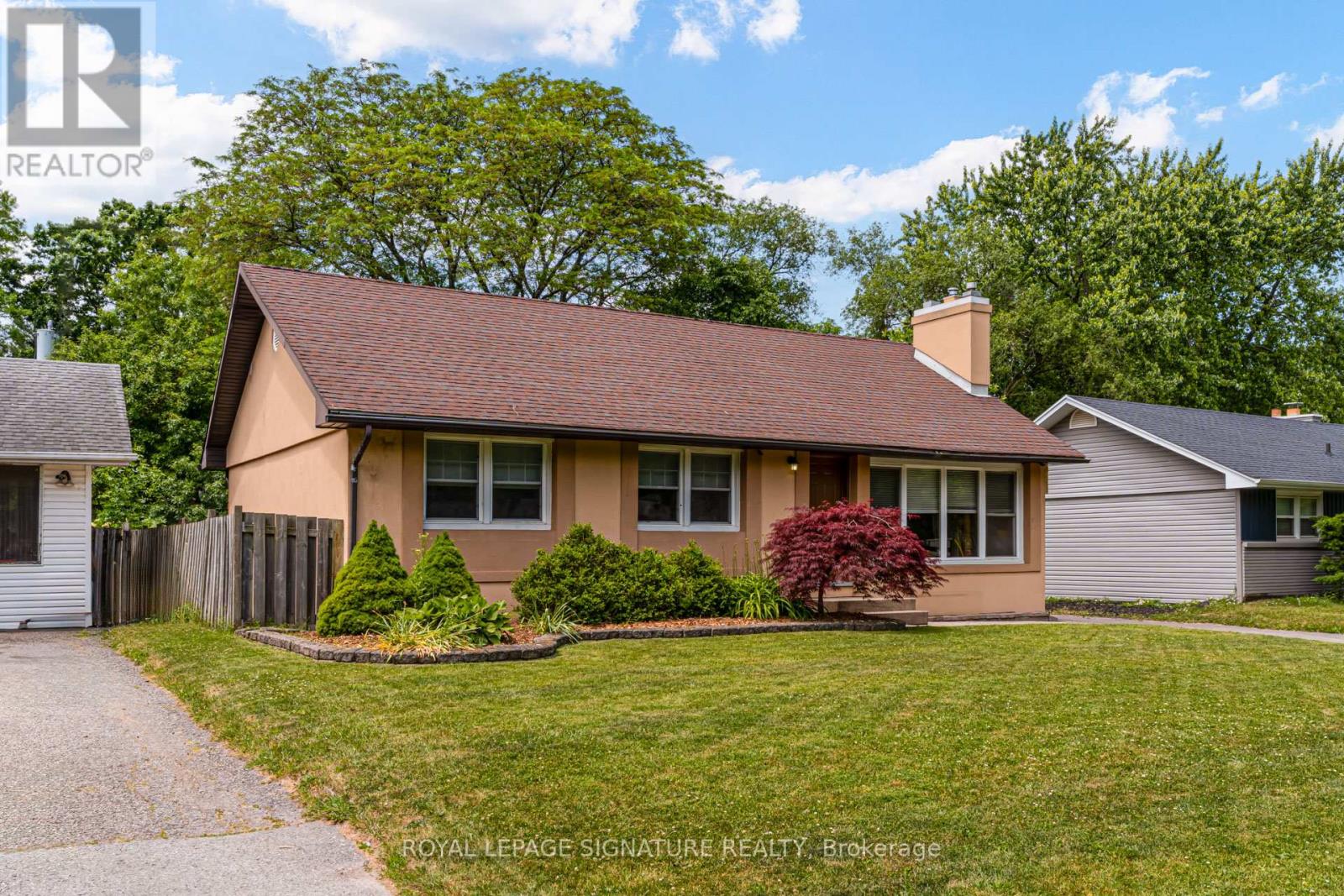 14 Caroline Street, St. Catharines, Ontario  L2T 3G1 - Photo 2 - X12706104