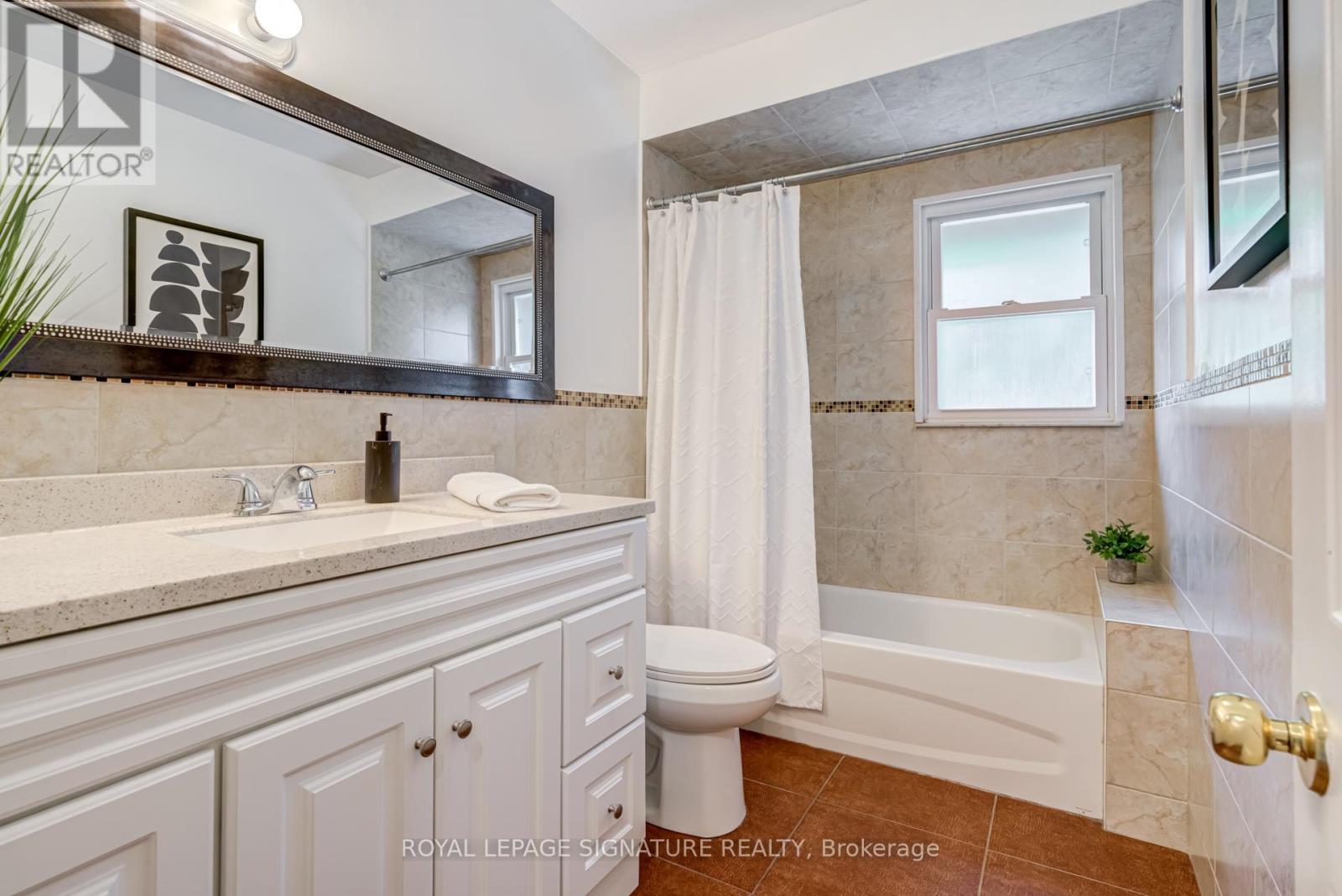 14 Caroline Street, St. Catharines, Ontario  L2T 3G1 - Photo 28 - X12706104