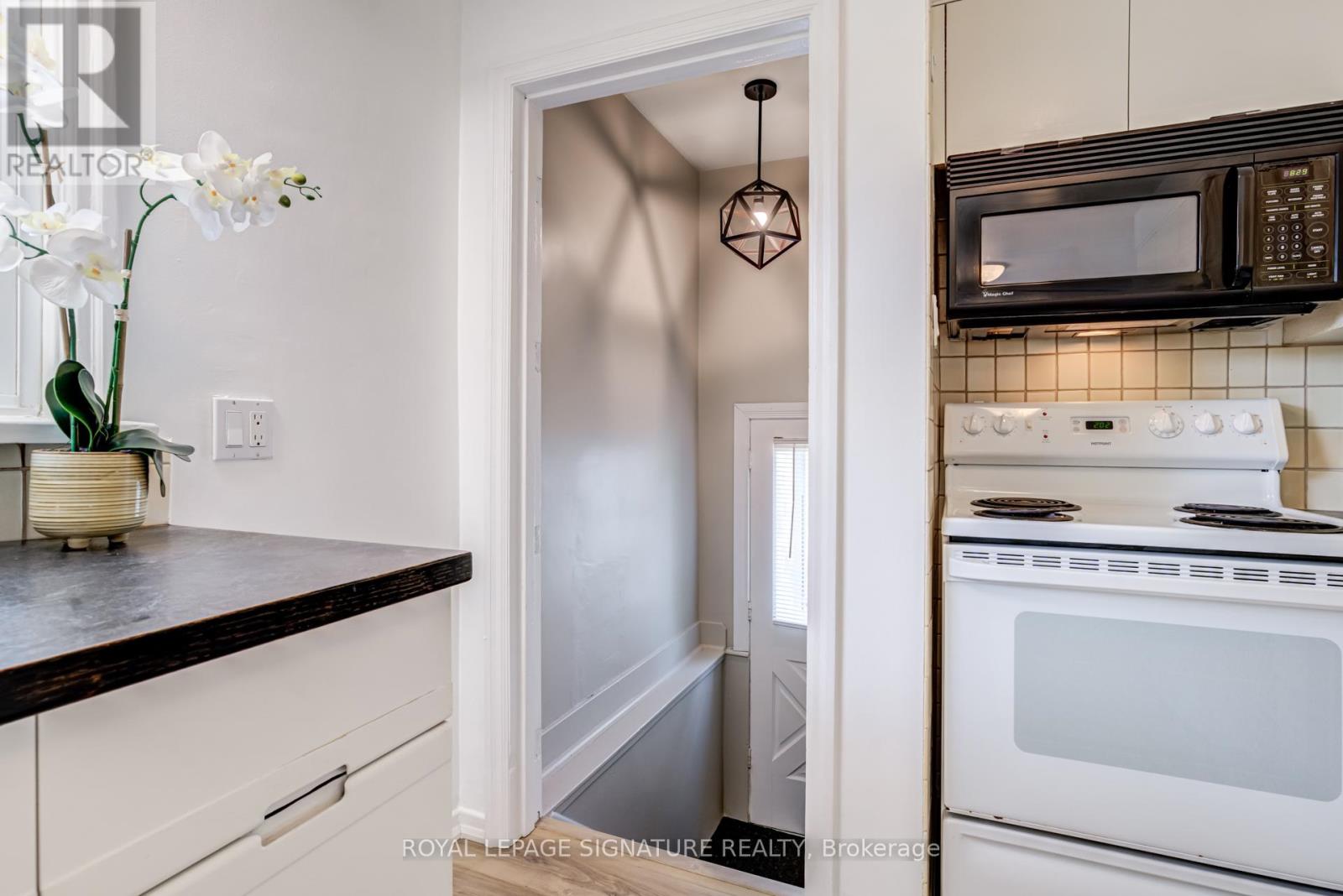 14 Caroline Street, St. Catharines, Ontario  L2T 3G1 - Photo 29 - X12706104