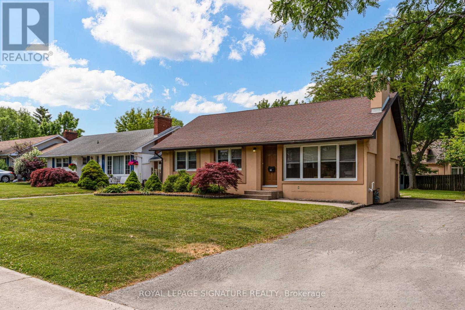 14 Caroline Street, St. Catharines, Ontario  L2T 3G1 - Photo 3 - X12706104