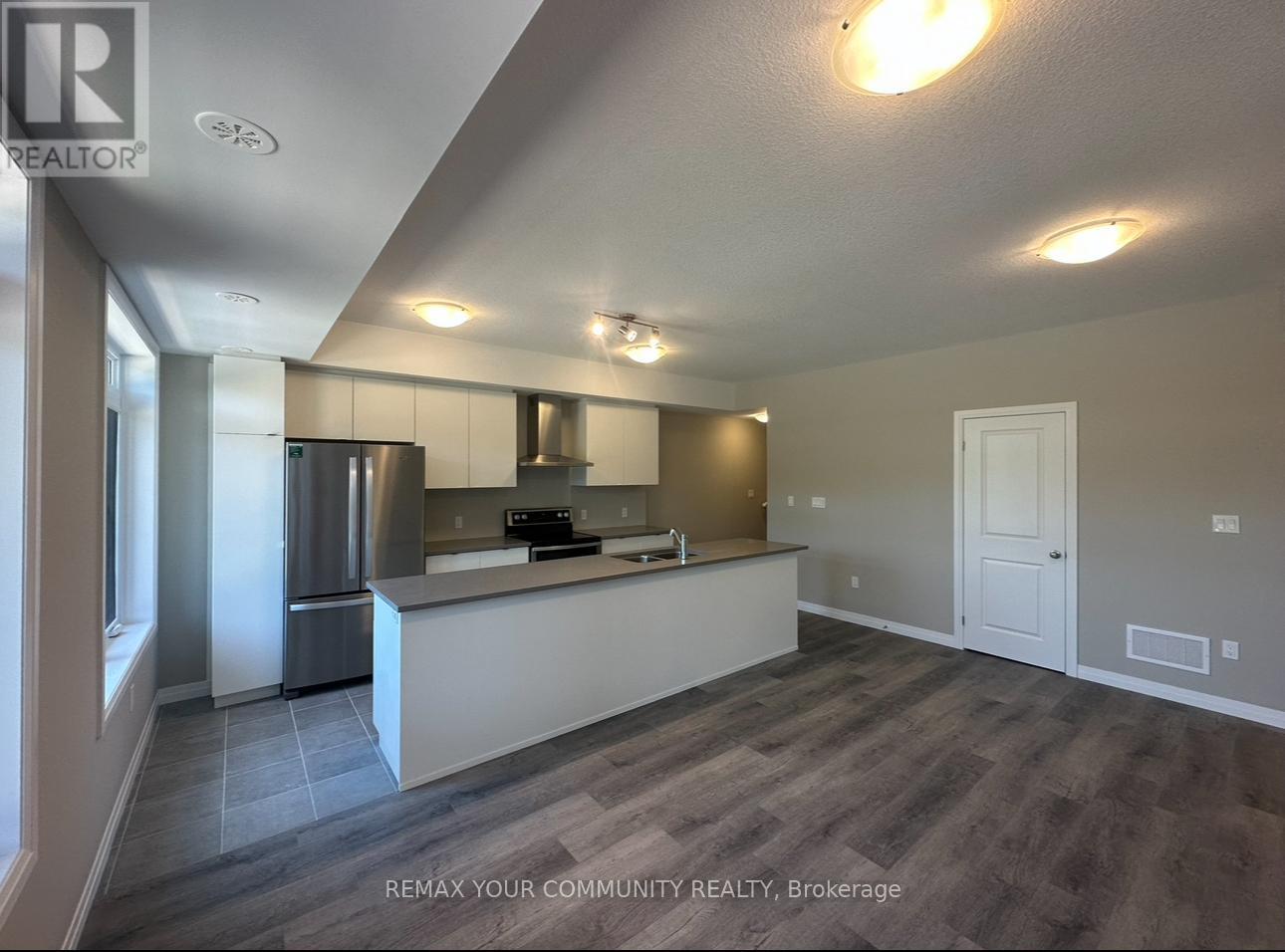 70 Thatcher Drive, Guelph, Ontario  N1L 1B3 - Photo 8 - X12706106