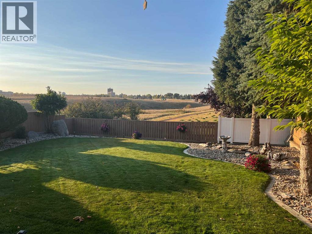 97 Ridgewood Crescent W, Lethbridge, Alberta  T1K 6C9 - Photo 3 - A2278907