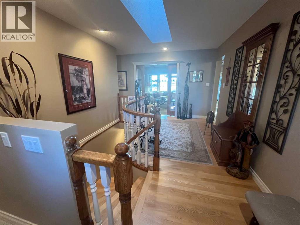 97 Ridgewood Crescent W, Lethbridge, Alberta  T1K 6C9 - Photo 4 - A2278907