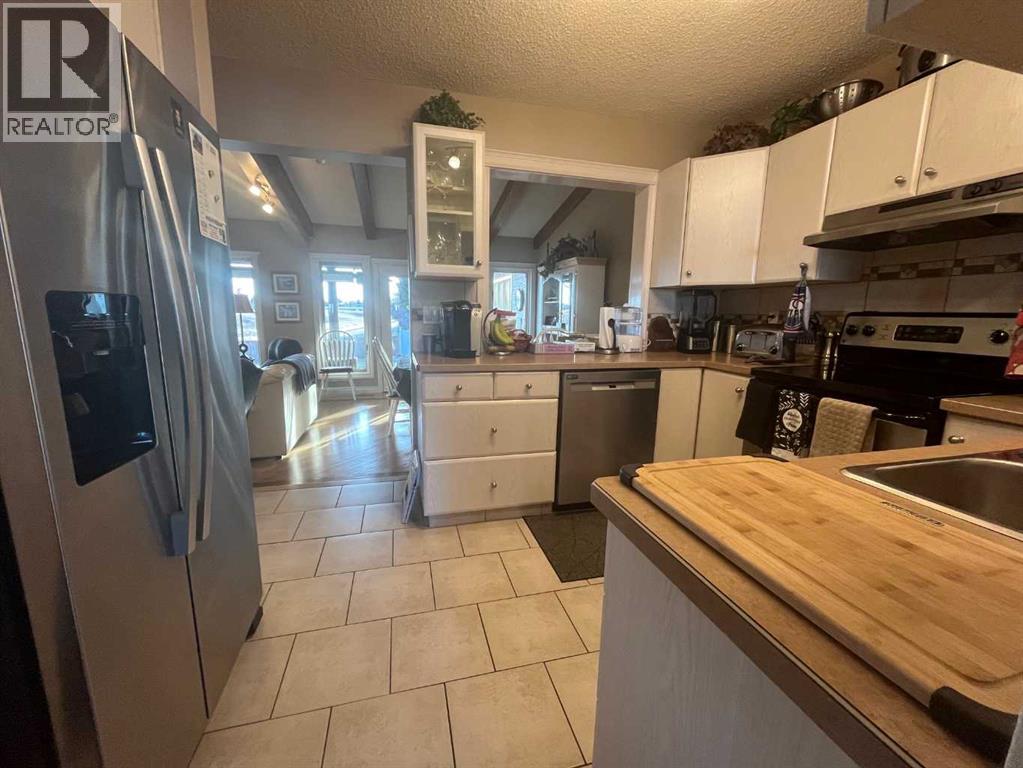 97 Ridgewood Crescent W, Lethbridge, Alberta  T1K 6C9 - Photo 7 - A2278907