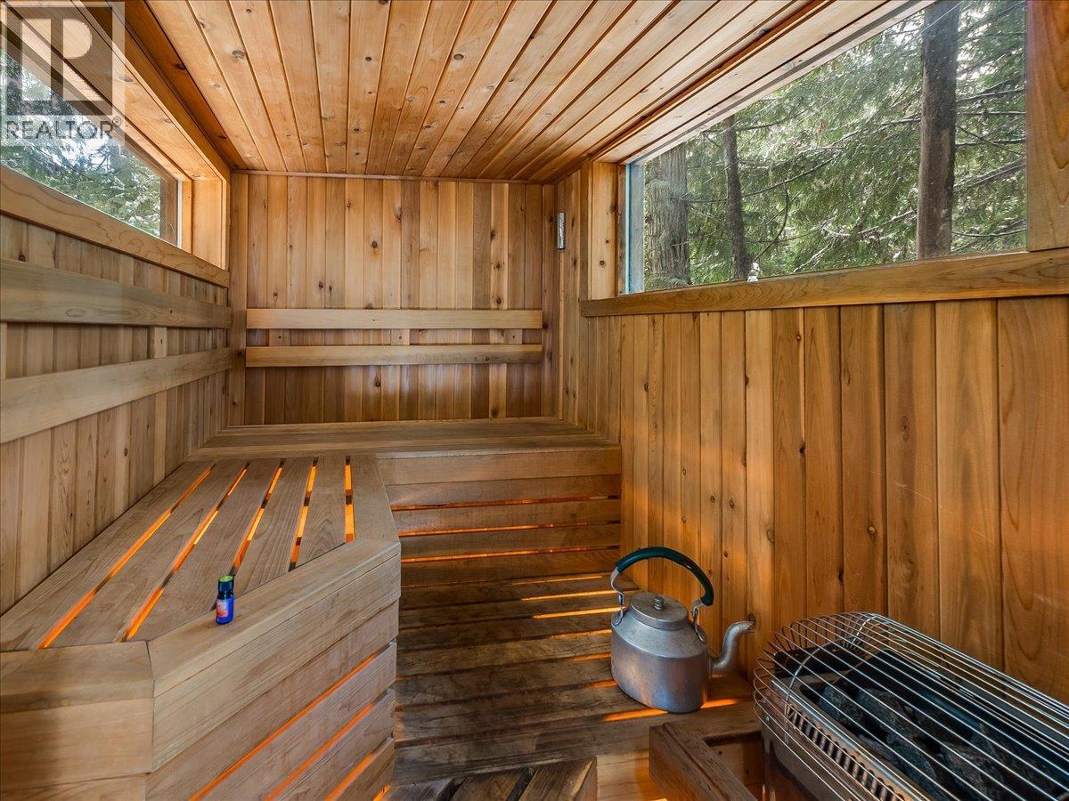 6610 6 Highway, Ymir, British Columbia  V0G 2K0 - Photo 47 - 10371621