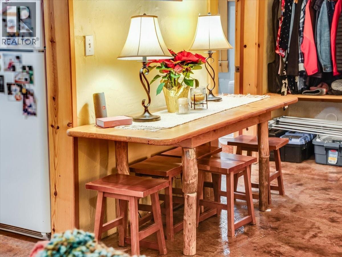 6610 6 Highway, Ymir, British Columbia  V0G 2K0 - Photo 14 - 10371621