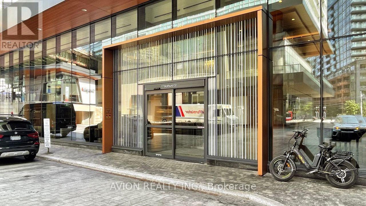 2808 - 17 Bathurst Street, Toronto, Ontario  M5V 0N1 - Photo 3 - C12706130