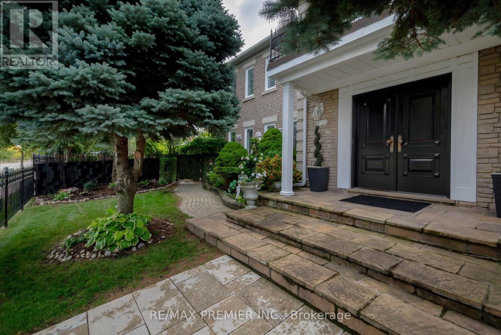 1 Radley Street, Vaughan, Ontario  L4L 8J7 - Photo 5 - N12706178