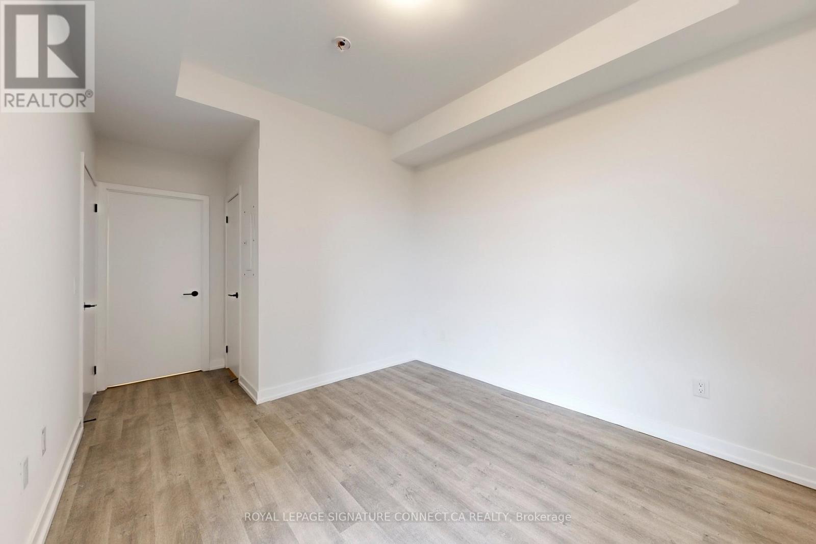 612 - 2300 St Clair Avenue W, Toronto, Ontario  M6N 0B3 - Photo 10 - W12706154