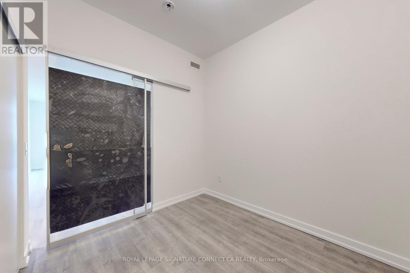 612 - 2300 St Clair Avenue W, Toronto, Ontario  M6N 0B3 - Photo 14 - W12706154