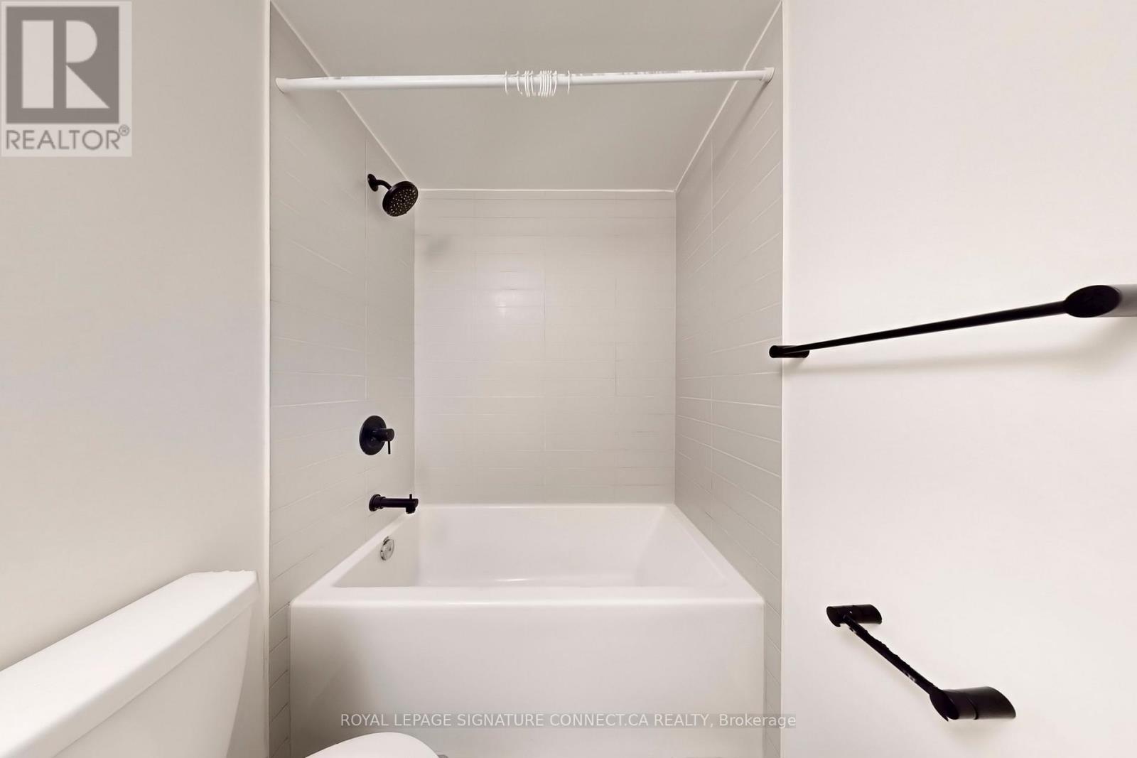 612 - 2300 St Clair Avenue W, Toronto, Ontario  M6N 0B3 - Photo 17 - W12706154