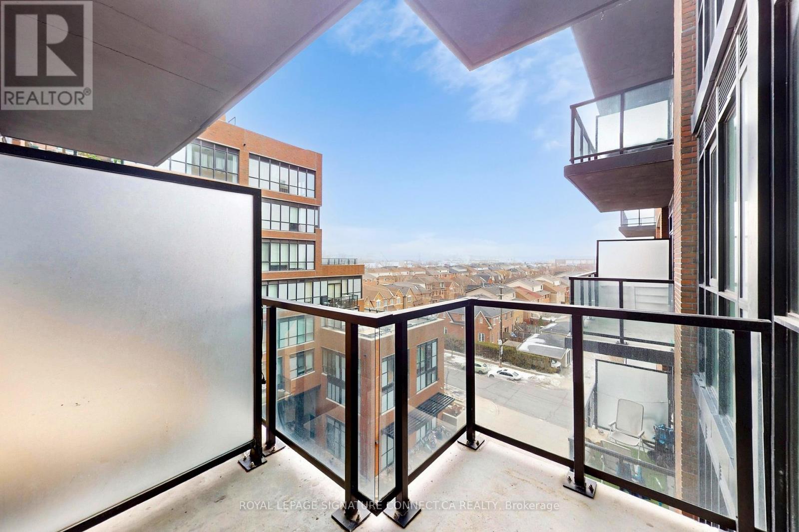 612 - 2300 St Clair Avenue W, Toronto, Ontario  M6N 0B3 - Photo 19 - W12706154