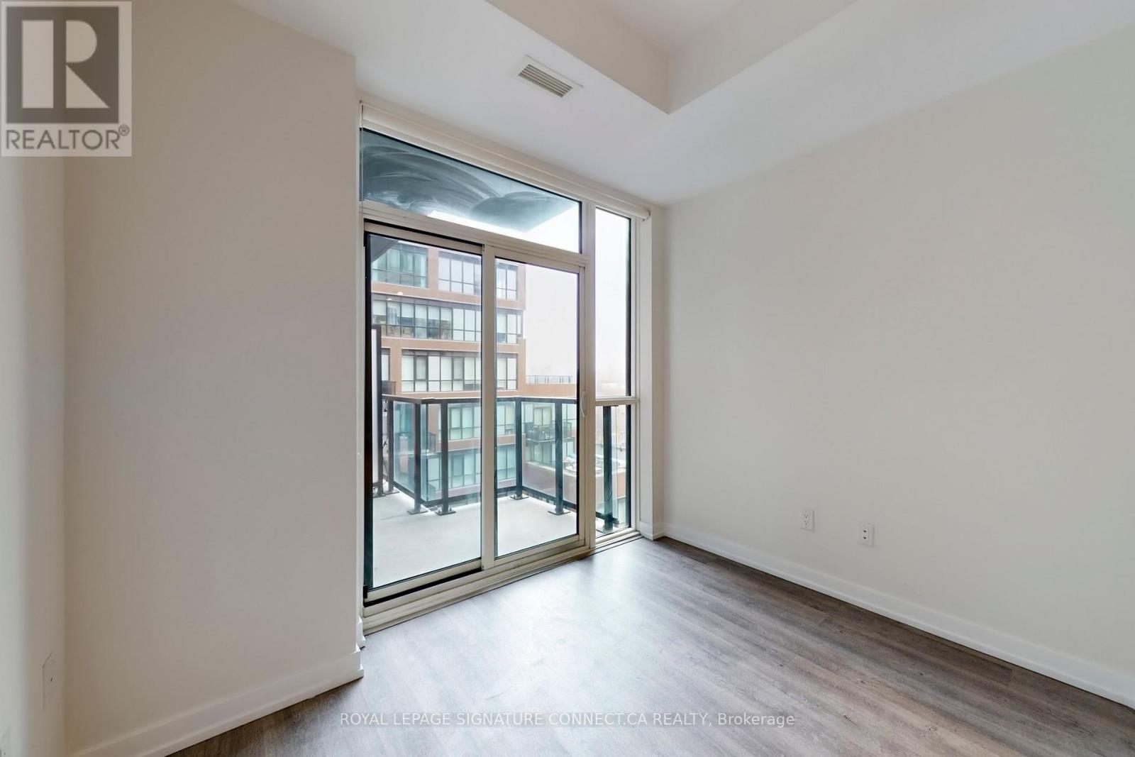 612 - 2300 St Clair Avenue W, Toronto, Ontario  M6N 0B3 - Photo 7 - W12706154