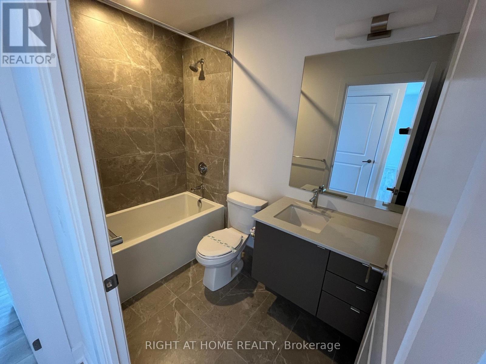 1907 - 3240 William Coltson Avenue, Oakville, Ontario  L6H 8C8 - Photo 10 - W12706162