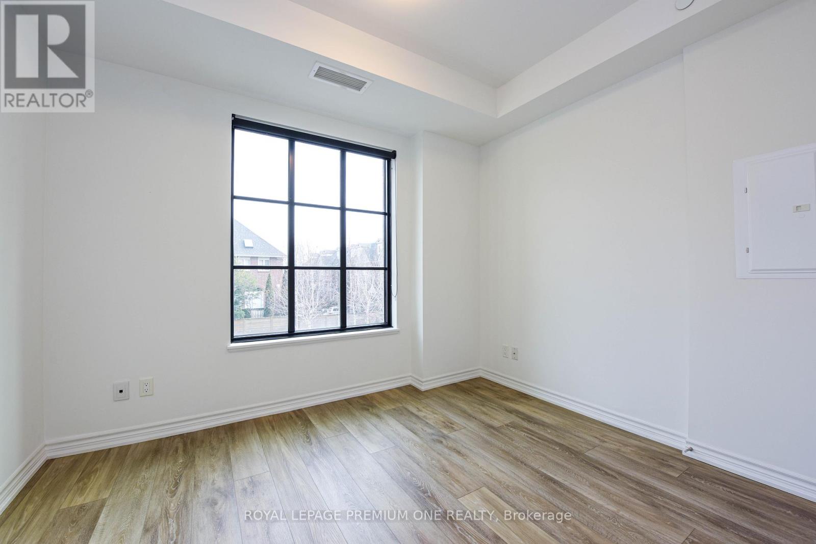 204 - 571 Prince Edward Drive N, Toronto, Ontario  M8X 0A1 - Photo 4 - W12706172