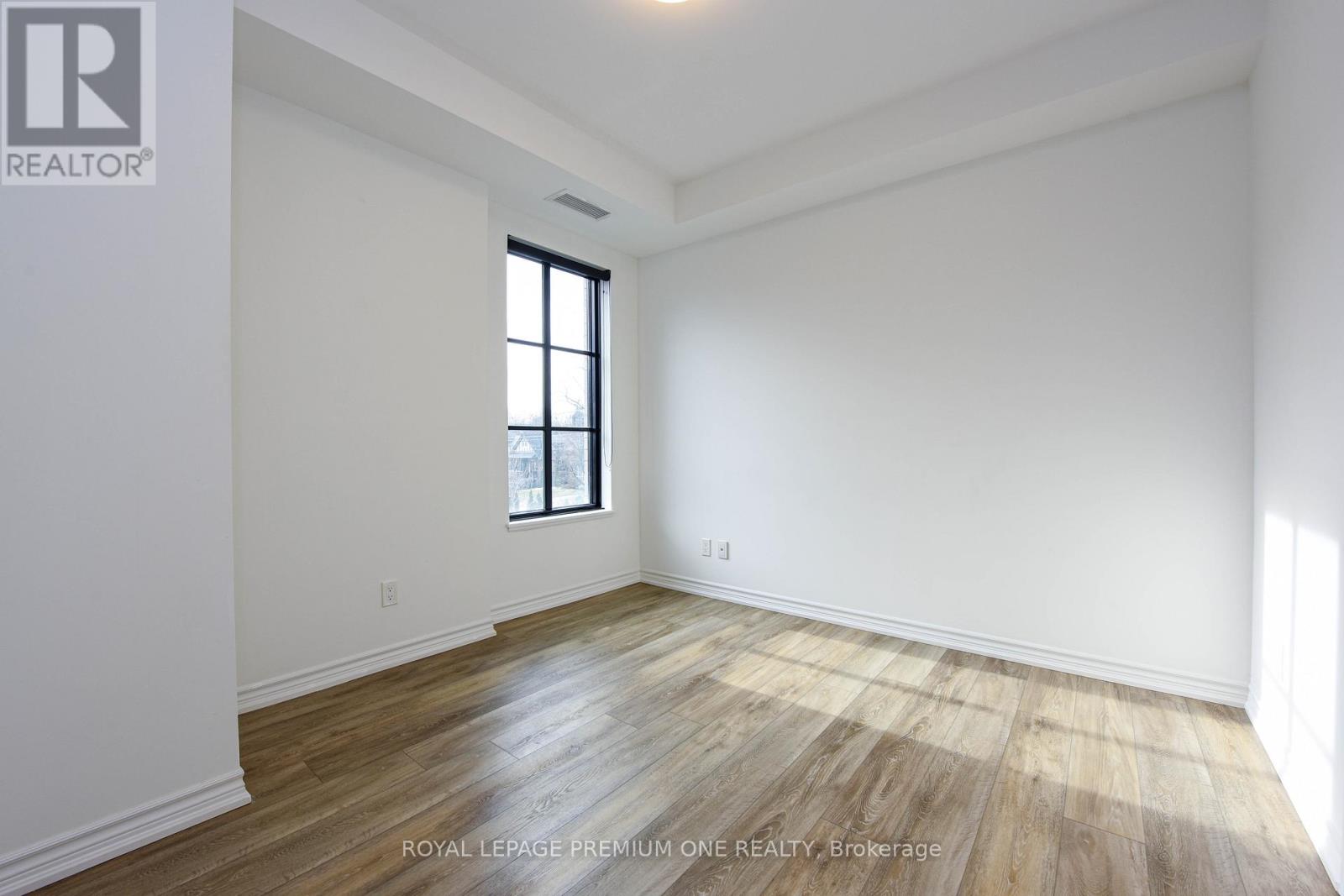 204 - 571 Prince Edward Drive N, Toronto, Ontario  M8X 0A1 - Photo 5 - W12706172