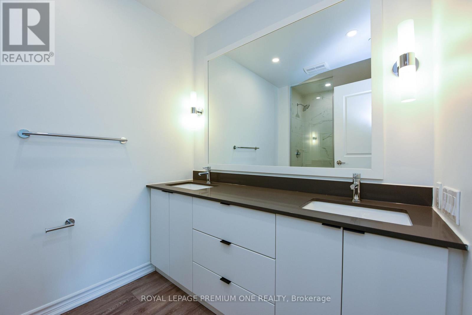 204 - 571 Prince Edward Drive N, Toronto, Ontario  M8X 0A1 - Photo 8 - W12706172