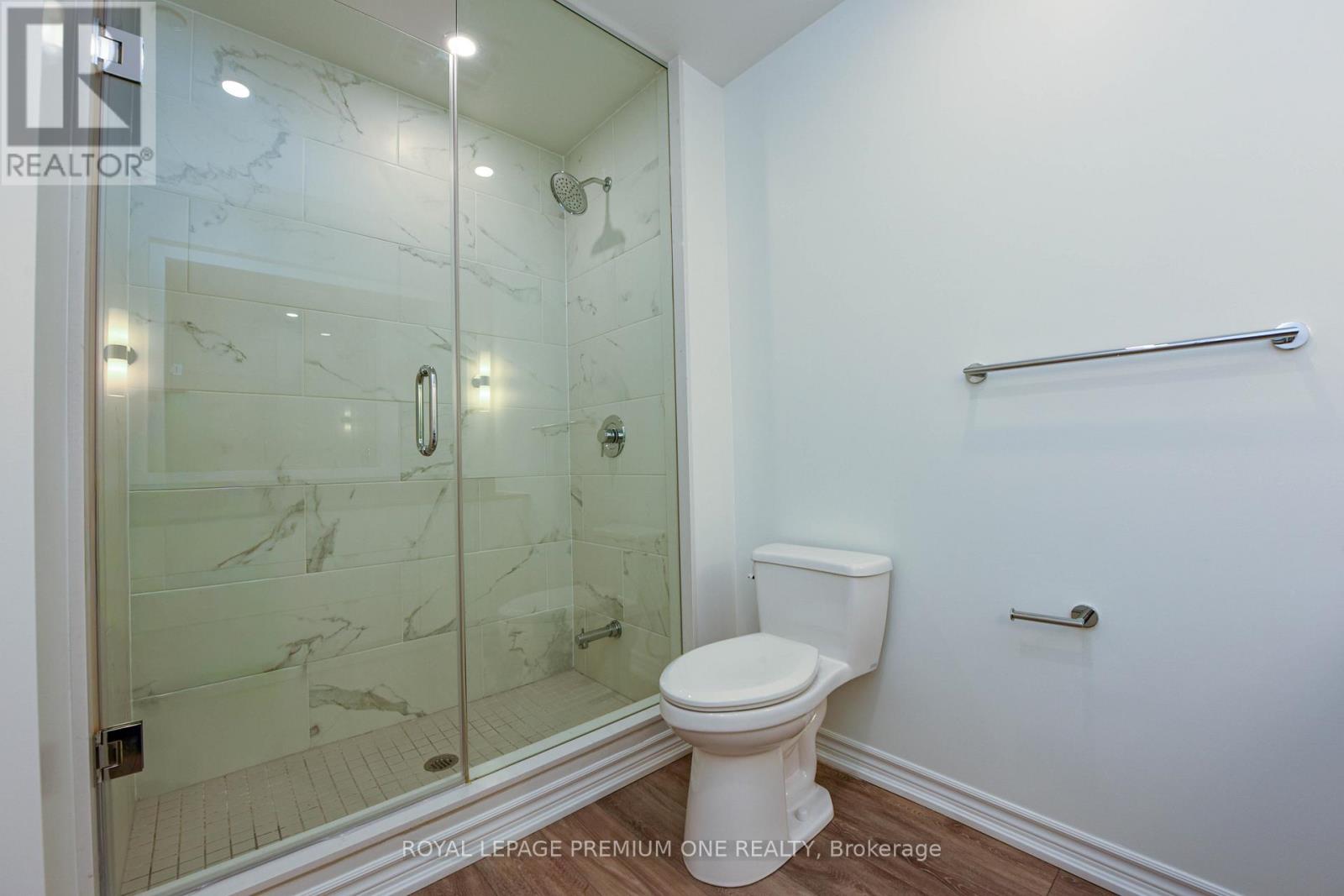 204 - 571 Prince Edward Drive N, Toronto, Ontario  M8X 0A1 - Photo 9 - W12706172