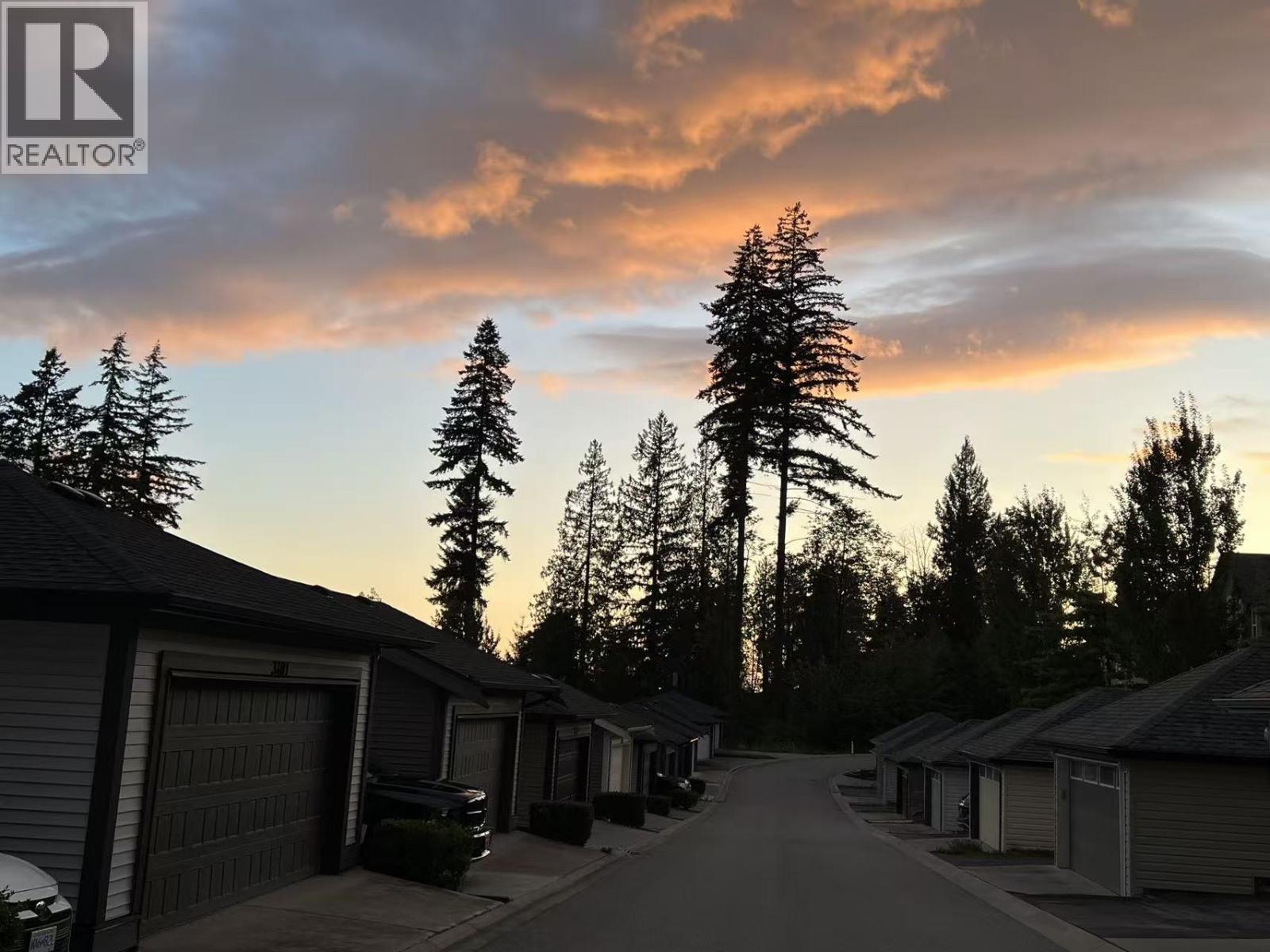 3470 Galloway Avenue, Coquitlam, British Columbia  V3E 0H7 - Photo 3 - R3080440