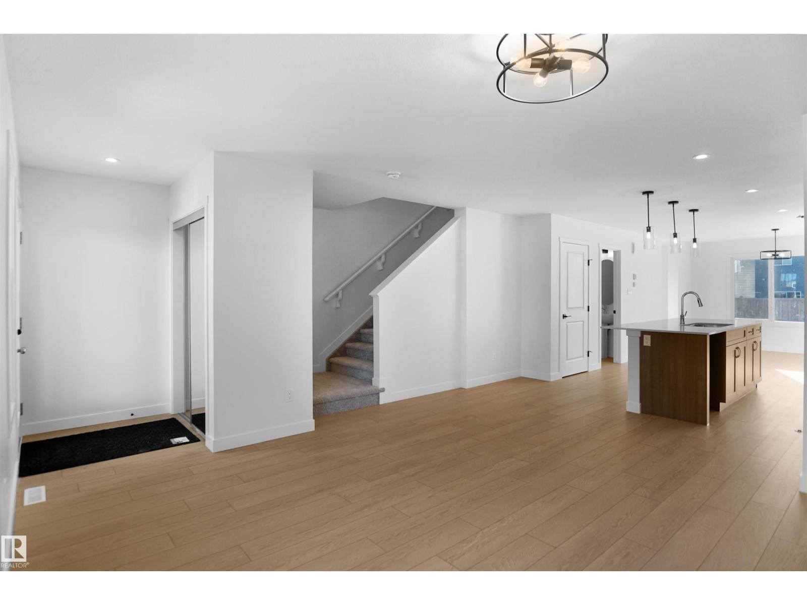 7347 181 Av Nw, Edmonton, Alberta  T5Z 0T4 - Photo 4 - E4464524