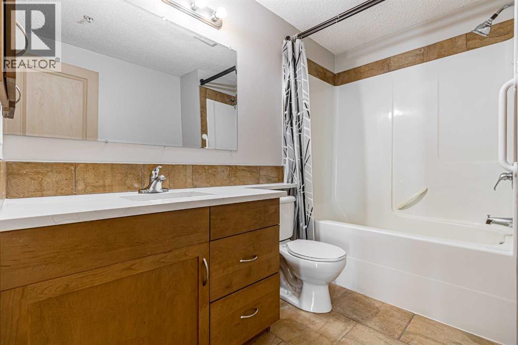 3, 148 Rockyledge View Nw, Calgary, Alberta  T3G 5Y4 - Photo 18 - A2279313