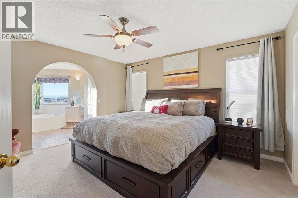 54 Rockbluff Close Nw, Calgary, Alberta  T3G 5A9 - Photo 17 - A2279817