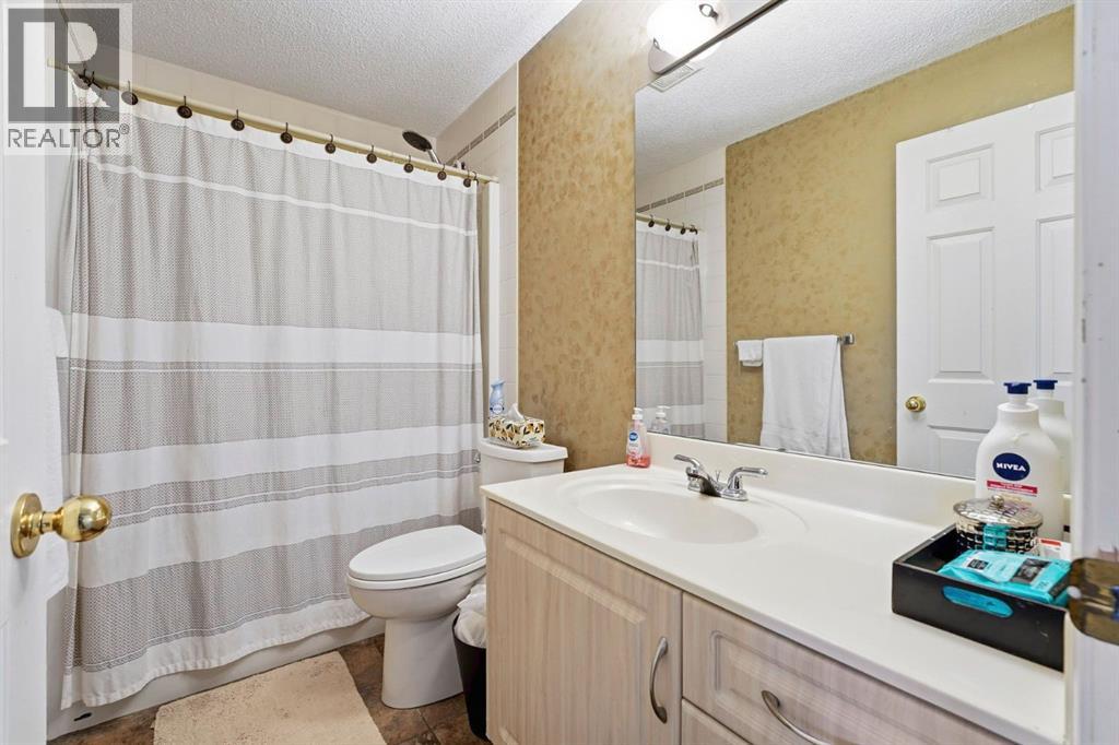 54 Rockbluff Close Nw, Calgary, Alberta  T3G 5A9 - Photo 23 - A2279817