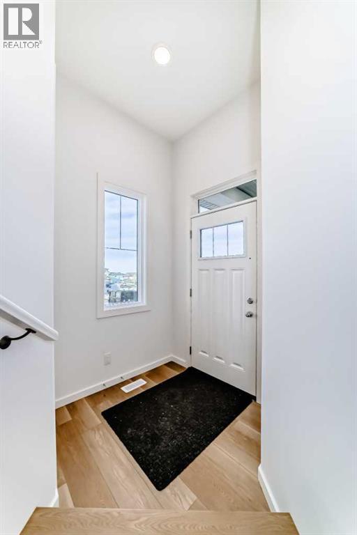 44 Creekside Path Sw, Calgary, Alberta  T2X 5W1 - Photo 11 - A2279491