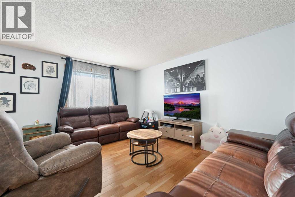 24 Brentwood Drive, Strathmore, Alberta  T1P 1G3 - Photo 3 - A2273871