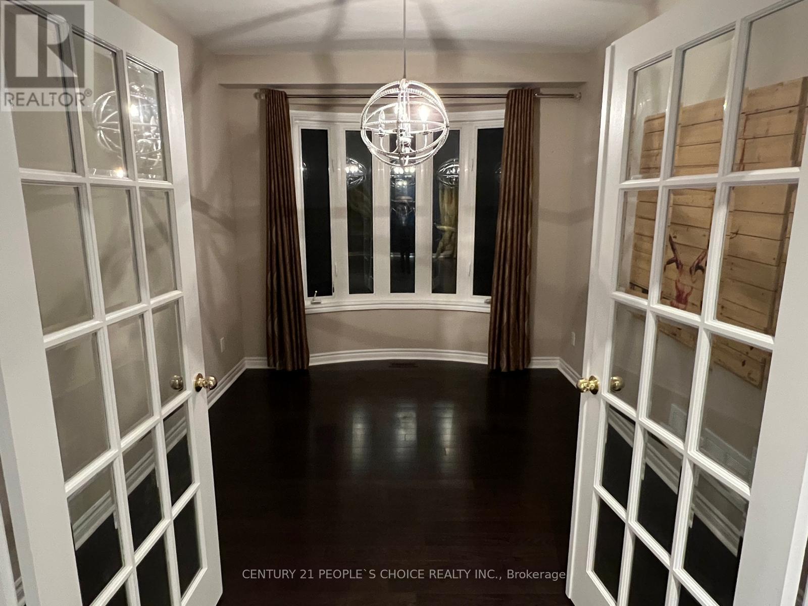 Upper - 114 Garyscholl Road, Vaughan, Ontario  L4L 1A6 - Photo 5 - N12706206